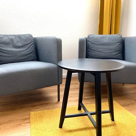 Apartment 2 Schlafzimmer, Kueche, Bad *