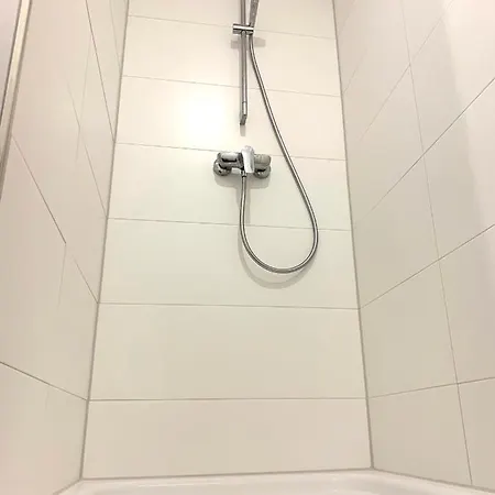 2 Schlafzimmer, Kueche, Bad *