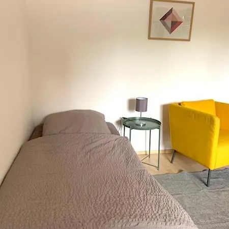 Apartment Gemuetliches Mit Kueche Und Bad - Parken In Der Umgebung Kostenfrei *